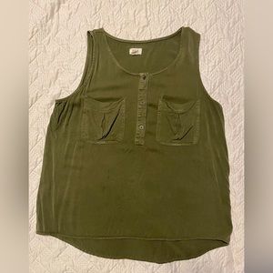 a.n.a A New Approach Women's Henley Tank
Top Green size Medium